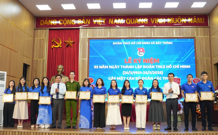 Bát Tràng kỷ niệm 95 năm Ngày thành lập Đoàn TNCS Hồ Chí Minh- Ảnh 7.