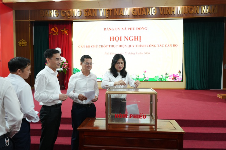 Ủy ban bầu cử xã Phù Đổng đã tổng kết cuộc bầu cử đại biểu Quốc hội khóa XV và đại biểu HĐND các cấp nhiệm kỳ 2026-2031- Ảnh 8.