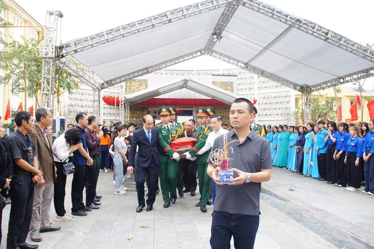 Phường Phú Thượng trang trọng tổ chức lễ đón nhận, truy điệu và an táng liệt sĩ Phạm Đức Bình (tức Đức Chu)- Ảnh 18.