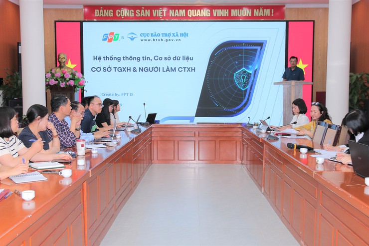 Khẩn trương triển khai chuyển đổi số, làm giàu, làm sạch, chuẩn hoá dữ liệu cơ sở trợ giúp xã hội và người làm công tác xã hội- Ảnh 2.