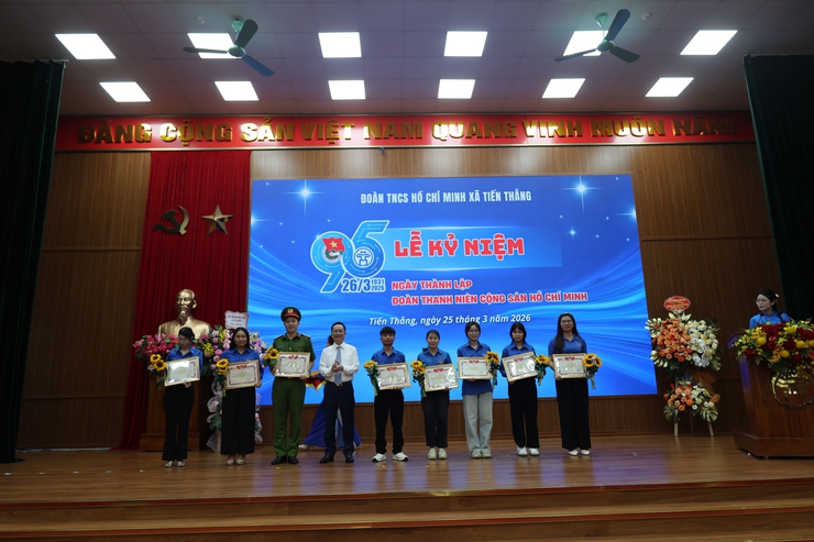 Xã Tiến Thắng tổ chức Lễ kỷ niệm 95 năm ngày thành lập Đoàn TNCS Hồ Chí Minh
- Ảnh 3.