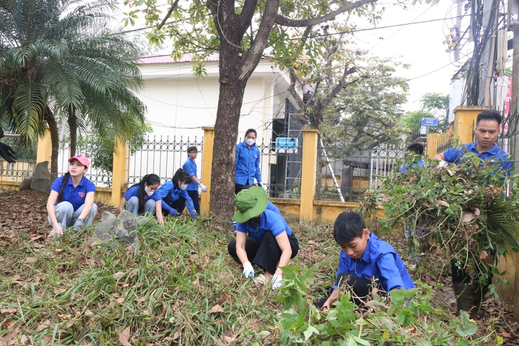 CHUNG TAY GIỮ GÌN VỆ SINH MÔI TRƯỜNG – "NGÀY CHỦ NHẬT XANH" VÌ CUỘC SỐNG TRONG LÀNH- Ảnh 1.