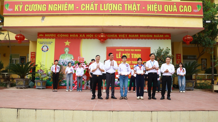 Trường THCS Đại Nghĩa tổ chức Lễ mít tinh kỷ niệm 95 năm ngày thành lập đoàn TNCS Hồ Chí Minh- Ảnh 12.
