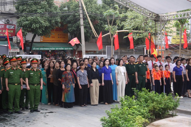 Phường Phú Thượng trang trọng tổ chức lễ đón nhận, truy điệu và an táng liệt sĩ Phạm Đức Bình (tức Đức Chu)- Ảnh 3.