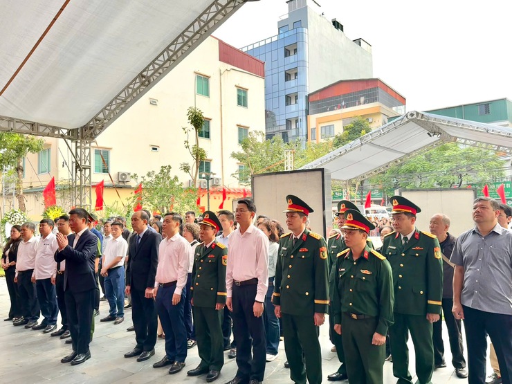 Phường Phú Thượng trang trọng tổ chức lễ đón nhận, truy điệu và an táng liệt sĩ Phạm Đức Bình (tức Đức Chu)- Ảnh 1.