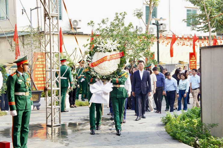 Phường Phú Thượng trang trọng tổ chức lễ đón nhận, truy điệu và an táng liệt sĩ Phạm Đức Bình (tức Đức Chu)- Ảnh 17.