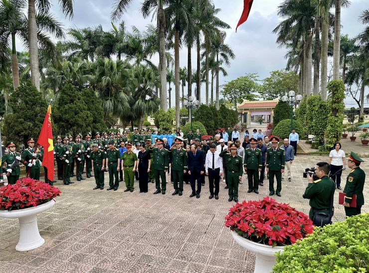 Phường Phú Thượng trang trọng tổ chức lễ đón nhận, truy điệu và an táng liệt sĩ Phạm Đức Bình (tức Đức Chu)- Ảnh 7.