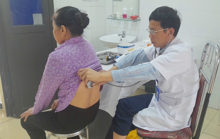 Trạm y tế xã Quảng Bị: Khám sức khỏe cho người cao tuổi các thôn trên địa bàn xã

- Ảnh 4.