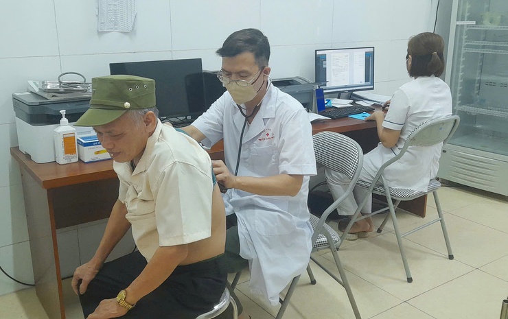 Trạm y tế xã Quảng Bị: Khám sức khỏe cho người cao tuổi các thôn trên địa bàn xã

- Ảnh 5.