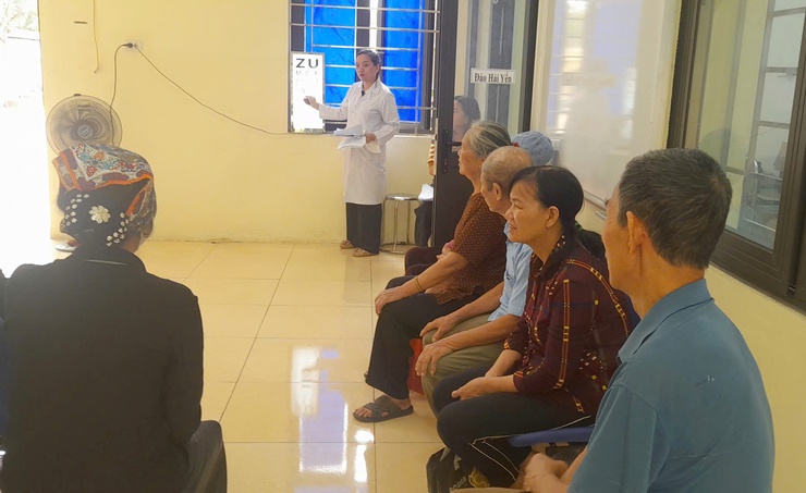Trạm y tế xã Quảng Bị: Khám sức khỏe cho người cao tuổi các thôn trên địa bàn xã

- Ảnh 6.
