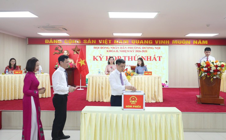 HĐND phường Dương Nội tổ chức Kỳ họp thứ nhất bầu các chức danh chủ chốt nhiệm kỳ 2026-2031- Ảnh 2.