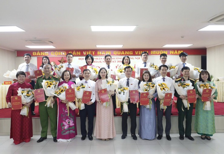 HĐND phường Dương Nội tổ chức Kỳ họp thứ nhất bầu các chức danh chủ chốt nhiệm kỳ 2026-2031- Ảnh 5.