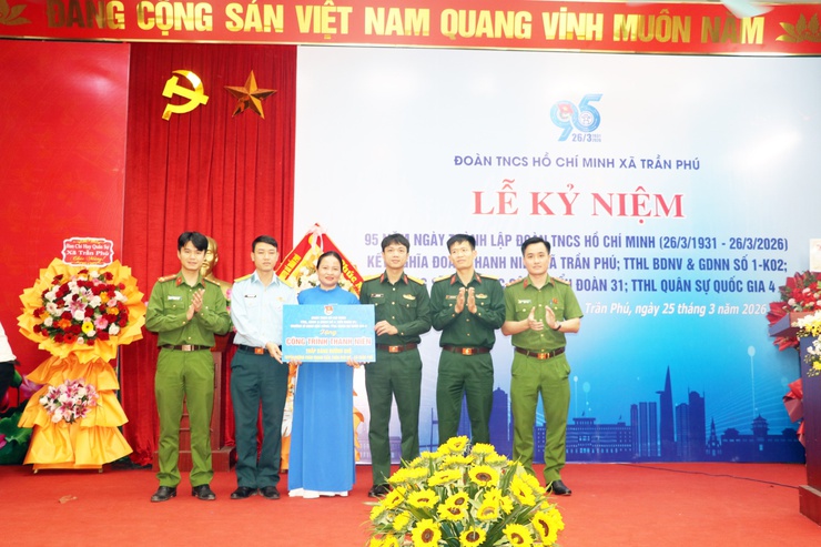 Đoàn thanh niên xã Trần Phú: tổ chức Lễ kỷ niệm 95 năm Ngày thành lập Đoàn TNCS Hồ Chí Minh và ký kết nghĩa giữa các đơn vị Đoàn- Ảnh 7.