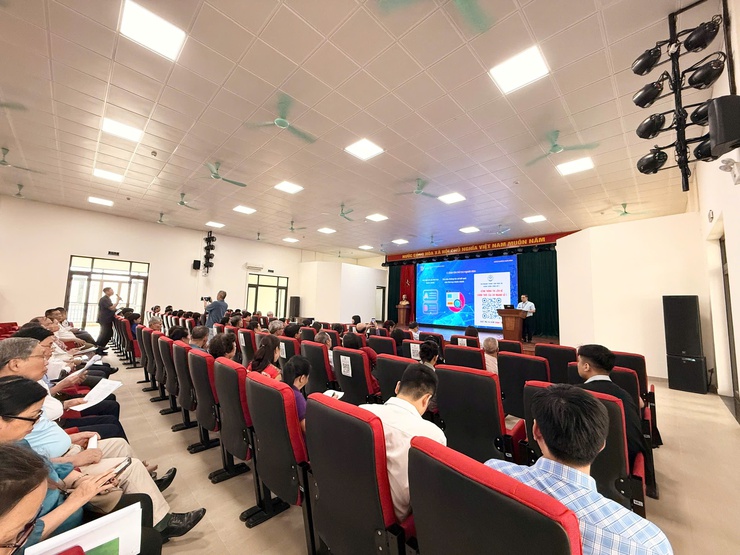 Đẩy mạnh hỗ trợ thủ tục ủy quyền tại nhà cho người có công và người cao tuổi
- Ảnh 1.