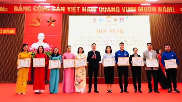 CÔ GIÁO NGUYỄN THỊ HẠNH – NGỌN LỬA NHIỆT HUYẾT, LAN TỎA KHÁT VỌNG CỐNG HIẾN CỦA TUỔI TRẺ DÂN HOÀ- Ảnh 3.