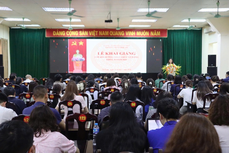 Trung tâm Chính trị phường Từ Liêm khai giảng lớp bồi dưỡng nhận thức về Đảng đợt 2 năm 2026 cho quần chúng ưu tú- Ảnh 2.