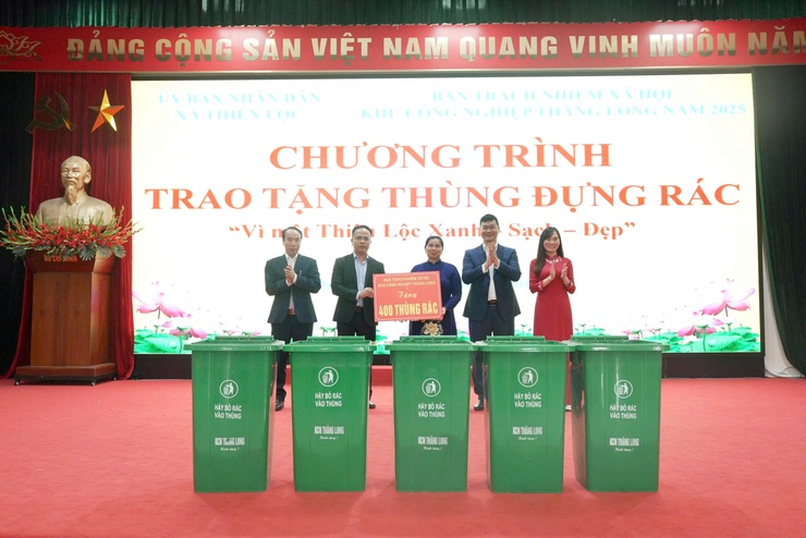 Chương trình trao tặng thùng đựng rác "Vì một Thiên Lộc Xanh – Sạch – Đẹp"- Ảnh 4.