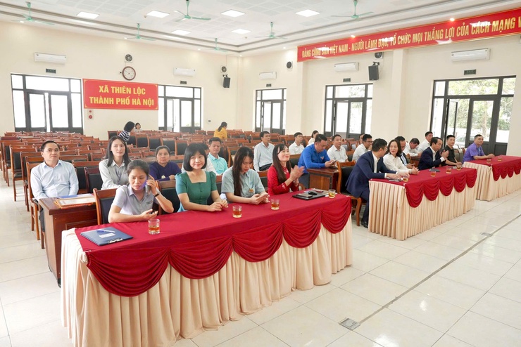 Chương trình trao tặng thùng đựng rác "Vì một Thiên Lộc Xanh – Sạch – Đẹp"- Ảnh 5.