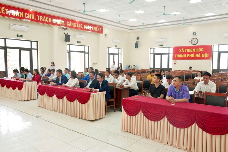 Chương trình trao tặng thùng đựng rác "Vì một Thiên Lộc Xanh – Sạch – Đẹp"- Ảnh 3.