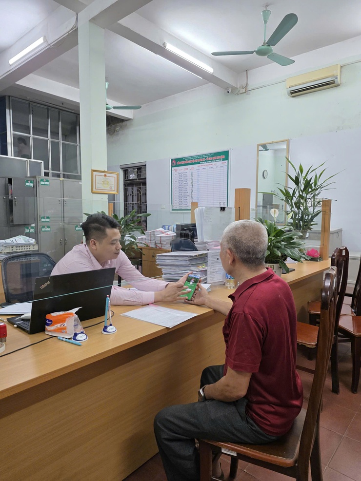 Phòng giao dịch NHCSXH Thanh Oai tích cực đẩy mạnh thực hiện công tác chuyển đổi số- Ảnh 2.