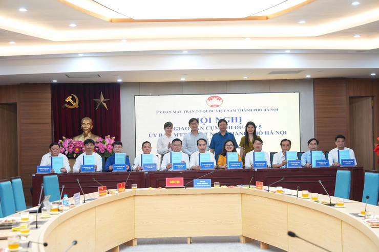 HỘI NGHỊ GIAO BAN VÀ KÝ GIAO ƯỚC THI ĐUA NĂM 2026 CỤM THI ĐUA SỐ 5 – ỦY BAN MTTQ VIỆT NAM THÀNH PHỐ HÀ NỘI- Ảnh 7.