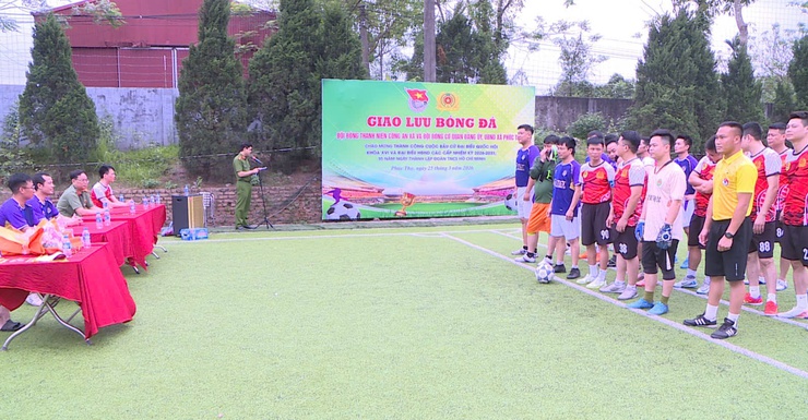 Chi đoàn Công an xã Phúc Thọ giao lưu bóng đá cùng Chi đoàn liên cơ quan Đảng ủy – UBND xã chào mừng 95 năm Ngày thành lập Đoàn TNCS Hồ Chí Minh- Ảnh 2.
