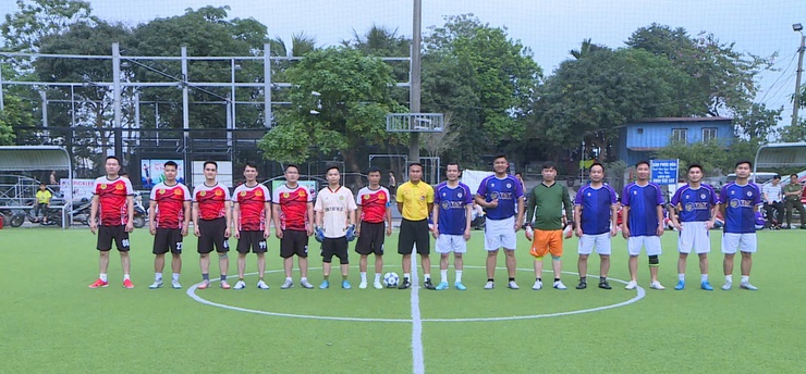 Chi đoàn Công an xã Phúc Thọ giao lưu bóng đá cùng Chi đoàn liên cơ quan Đảng ủy – UBND xã chào mừng 95 năm Ngày thành lập Đoàn TNCS Hồ Chí Minh- Ảnh 4.