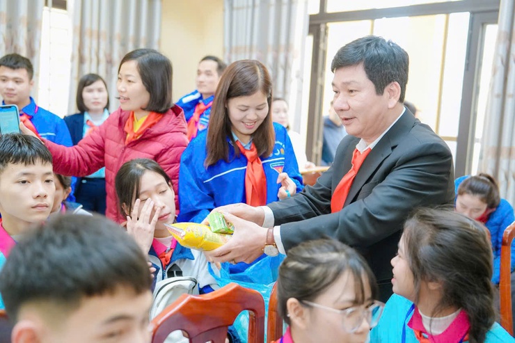 CÔ GIÁO ĐỖ THỊ THUÝ – NGƯỜI "TRUYỀN LỬA" NHIỆT HUYẾT, DÀNH TRỌN TÂM HUYẾT VÌ THẾ HỆ TRẺ QUÊ HƯƠNG DÂN HOÀ- Ảnh 2.