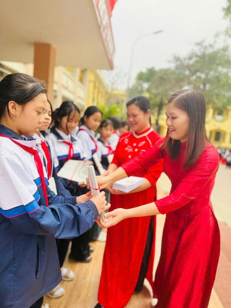 CÔ GIÁO ĐỖ THỊ THUÝ – NGƯỜI "TRUYỀN LỬA" NHIỆT HUYẾT, DÀNH TRỌN TÂM HUYẾT VÌ THẾ HỆ TRẺ QUÊ HƯƠNG DÂN HOÀ- Ảnh 3.