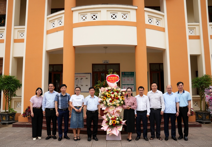 LÃNH ĐẠO PHƯỜNG SƠN TÂY THĂM, CHÚC MỪNG ĐOÀN THANH NIÊN NHÂN DỊP KỶ NIỆM 26/3- Ảnh 1.