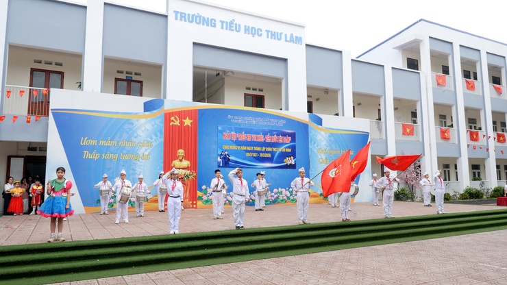 TRƯỜNG TIỂU HỌC THƯ LÂM SÔI NỔI NGÀY HỘI
“THIẾU NHI VUI KHỎE – TIẾN BƯỚC LÊN ĐOÀN”
- Ảnh 4.