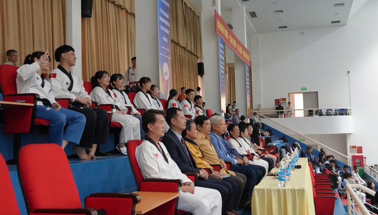 Hơn 800 học viên tham dự lớp tập huấn và kỳ thi thăng đẳng Taewondo Quốc gia khu vực phía Bắc năm 2026 tại Trung tâm VH-TT&TT phường Phú Diễn- Ảnh 2.