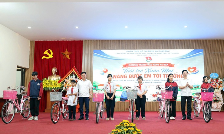 Đoàn xã Xuân Mai tổ chức chương trình kỷ niệm 95 năm truyền thống vẻ vang của Đoàn TNCS Hồ Chí Minh- Ảnh 10.