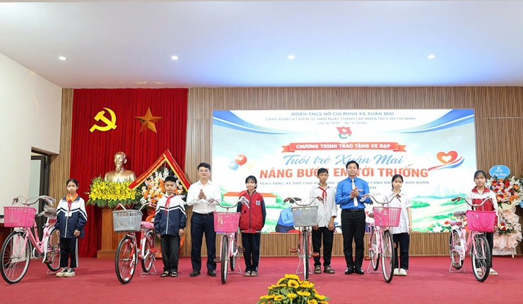 Đoàn xã Xuân Mai tổ chức chương trình kỷ niệm 95 năm truyền thống vẻ vang của Đoàn TNCS Hồ Chí Minh- Ảnh 11.