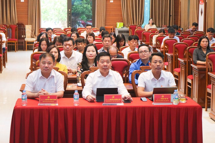 Hà Nội triển khai Chương trình hành động thực hiện Nghị quyết số 02 của Bộ Chính trị về "Xây dựng và phát triển Thủ đô Hà Nội trong kỷ nguyên mới"- Ảnh 4.