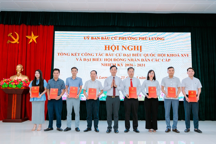 Phường Phú Lương tổ chức Hội nghị tổng kết công tác tổ chức cuộc bầu cử đại biểu Quốc hội khóa XVI và đại biểu HĐND các cấp, nhiệm kỳ 2026-2031- Ảnh 6.