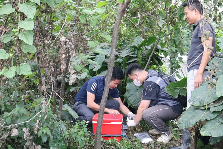 Xã Quảng Bị kiểm tra công tác chấp hành pháp luật tại 8 cơ sở chăn nuôi trên địa bàn thôn Lam Điền và Lương Xá- Ảnh 2.