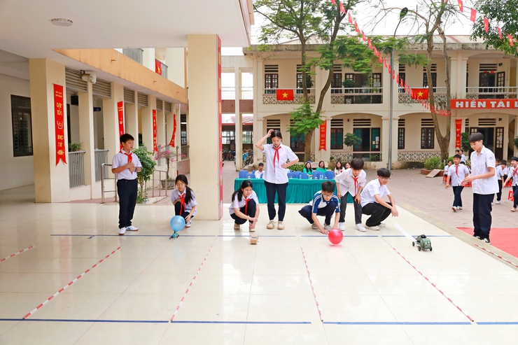 Trường THCS Xuân Khanh tổ chức " Ngày hội tiến bước lên Đoàn " Chào mừng kỷ niệm 95 năm Ngày thành lập Đoàn TNCS Hồ Chí Minh 

- Ảnh 9.