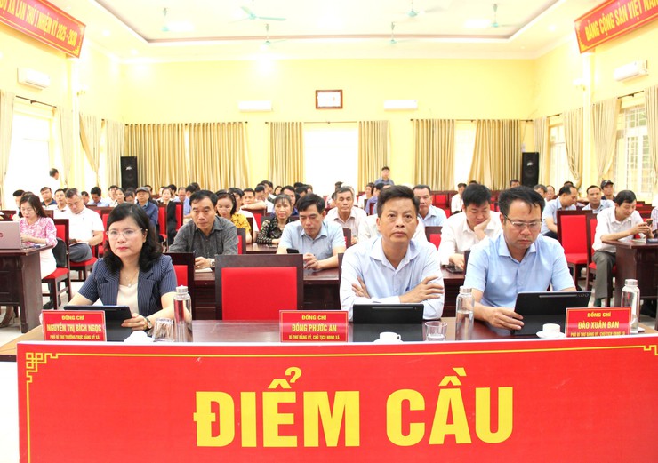 Hơn 200 đại biểu xã Hòa Lạc dự hội nghị trực tuyến quán triệt Nghị quyết số 02 của Bộ Chính trị- Ảnh 3.