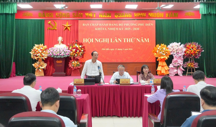 Ban Chấp hành Đảng bộ phường Phú Diễn tổ chức Hội nghị lần thứ 5 nhiệm kỳ 2025-2030
- Ảnh 2.