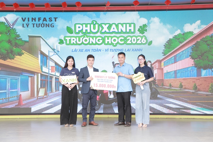 Quốc Oai Tuyên truyền luật giao thông học đường Tặng quà lan tỏa yêu thương, nâng cao ý thức giao thông- Ảnh 5.