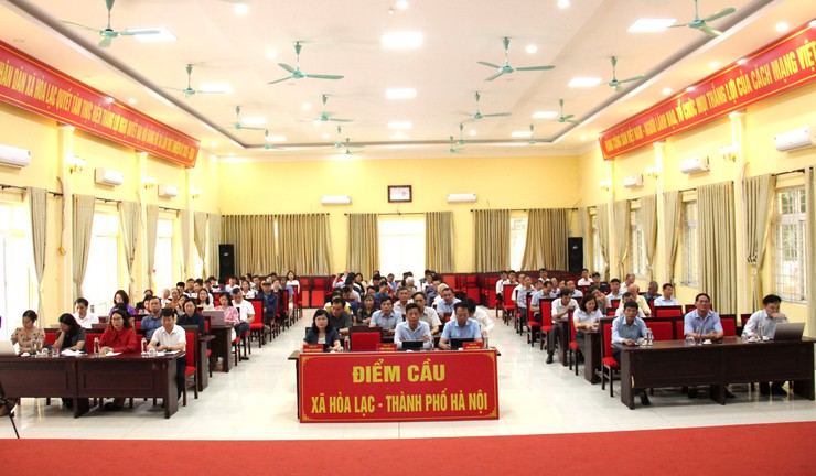 Hơn 200 đại biểu xã Hòa Lạc dự hội nghị trực tuyến quán triệt Nghị quyết số 02 của Bộ Chính trị- Ảnh 2.