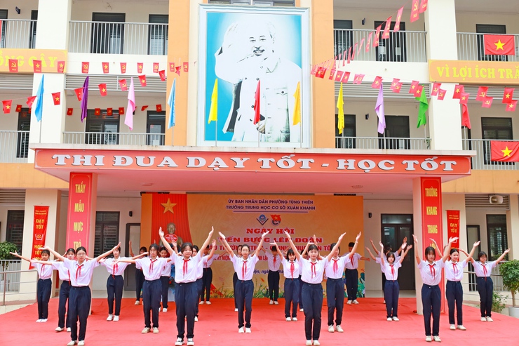 Trường THCS Xuân Khanh tổ chức " Ngày hội tiến bước lên Đoàn " Chào mừng kỷ niệm 95 năm Ngày thành lập Đoàn TNCS Hồ Chí Minh 

- Ảnh 3.