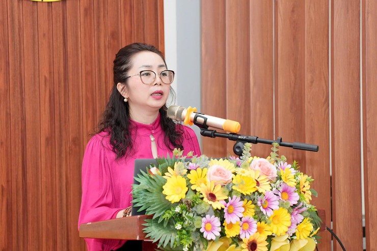 PHƯỜNG LÁNG TẬP HUẤN NGHIỆP VỤ CÔNG TÁC VĂN PHÒNG CẤP ỦY NĂM 2026, ĐẨY MẠNH CHUYỂN ĐỔI SỐ- Ảnh 1.