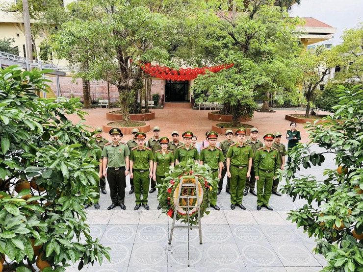 Tuổi trẻ Công an xã Quảng Bị tổ chức nhiều hoạt động ý nghĩa trong Tháng Thanh niên- Ảnh 3.