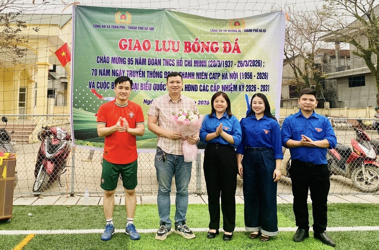 Tuổi trẻ Công an xã Quảng Bị tổ chức nhiều hoạt động ý nghĩa trong Tháng Thanh niên- Ảnh 4.