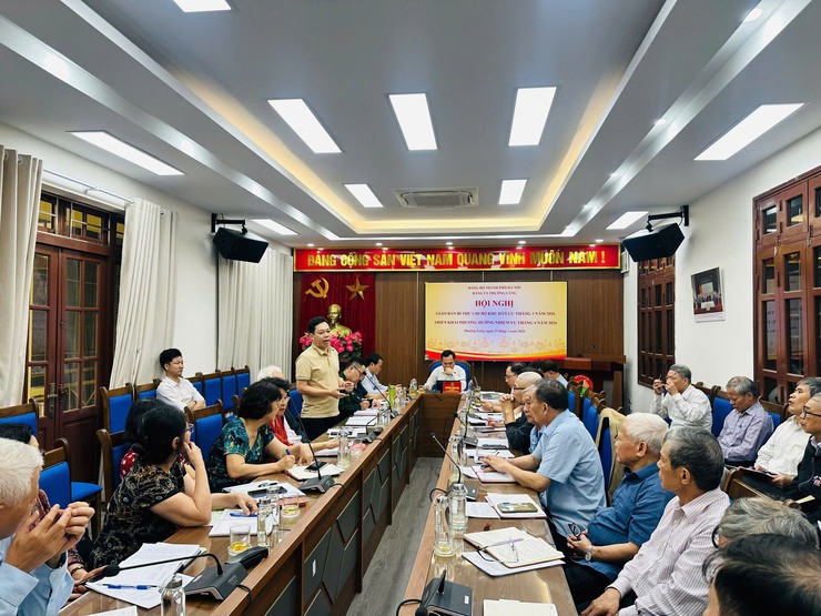 GIAO BAN BÍ THƯ CHI BỘ PHƯỜNG LÁNG THÁNG 3/2026: TẬP TRUNG THÁO GỠ “ĐIỂM NGHẼN”, NÂNG CAO HIỆU QUẢ TỪ ĐỊA BÀN DÂN CƯ- Ảnh 4.