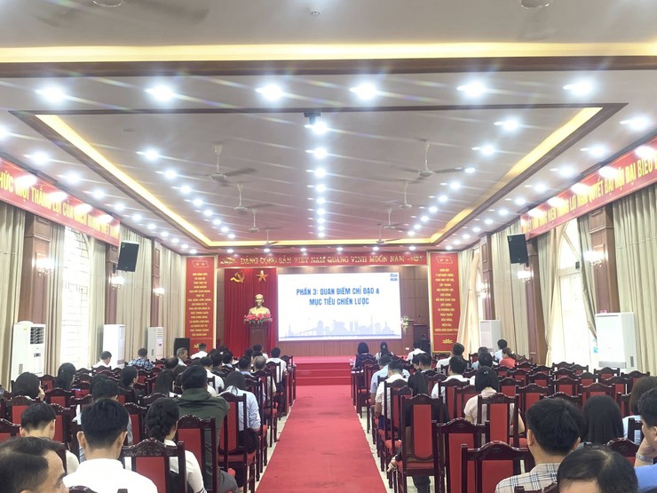 QUÁN TRIỆT NGHỊ QUYẾT 02-NQ/TW: QUYẾT TÂM ĐƯA THỦ ĐÔ PHÁT TRIỂN TRONG KỶ NGUYÊN MỚI- Ảnh 2.