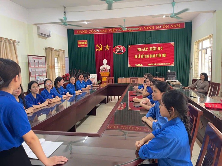 Chi đoàn trường THCS Mỹ Hưng kết nạp đoàn viên- Ảnh 2.