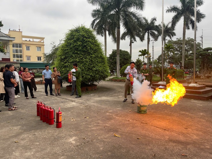 Chương trình truyền thông và tập huấn nghiệp vụ về công tác phòng cháy, chữa cháy- Ảnh 5.